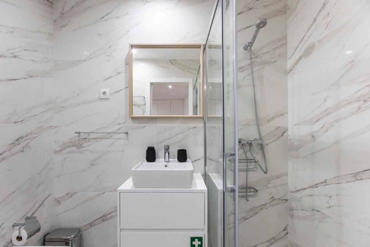 Elegant Downtown 1Br Flat W/ Ac By Lovelystay OOporto Esterno foto